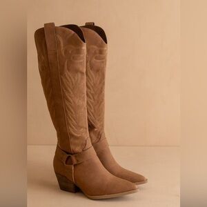 New in Box Faye Cowboy Boots